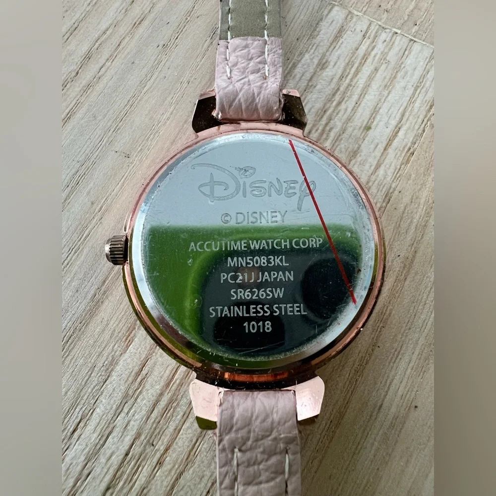 Disney ladies rose gold tone Minnie Mouse watch NEW BATTERY